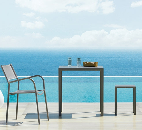 Tavolo impilabile autolivellante Quatris 60x60x75 cm